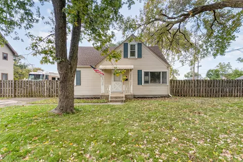 64 Macarthur Dr, Northlake, IL 60164