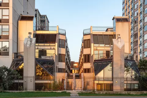 5747 N Sheridan Rd #GH, Chicago, IL 60660