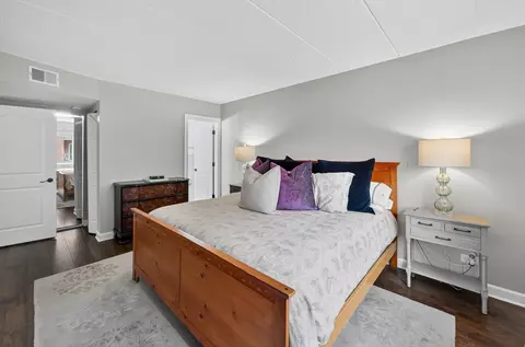 Bedroom - 555 S River Rd #301, Des Plaines, IL 60016 photo 2 of 4