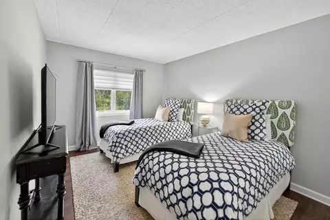 Bedroom - 555 S River Rd #301, Des Plaines, IL 60016 photo 4 of 4