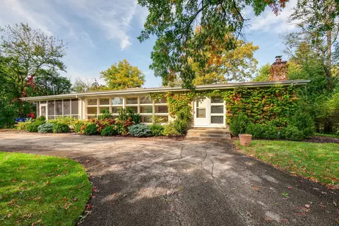 2013 Castlewood Rd, Highland Park, IL 60035