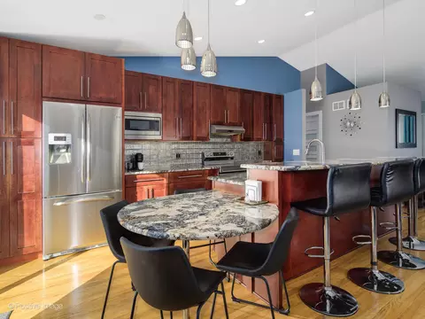 Kitchen - 2008 Clematis Dr, Algonquin, IL 60102 photo 1 of 3