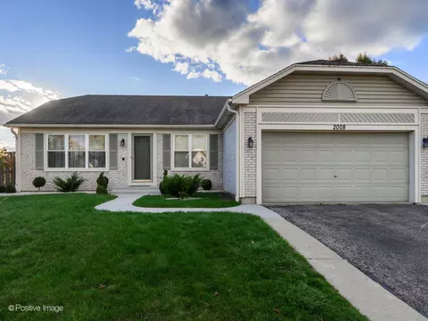 2008 Clematis Dr, Algonquin, IL 60102