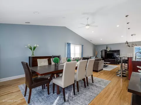 Dining - 2008 Clematis Dr, Algonquin, IL 60102 photo 1 of 2