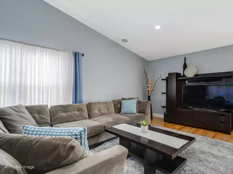 Living - 2008 Clematis Dr, Algonquin, IL 60102 photo 1 of 3