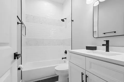 Bath - 7727 S Roberts Rd, Bridgeview, IL 60455 photo 5 of 5