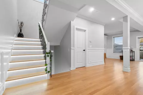 Entry Way - 7727 S Roberts Rd, Bridgeview, IL 60455 photo 3 of 5