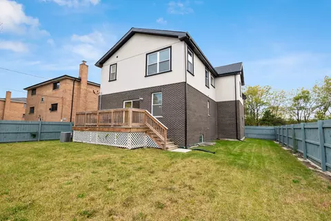 Exterior - 7727 S Roberts Rd, Bridgeview, IL 60455 photo 5 of 8