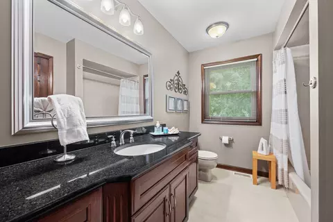 Undisclosed, Naperville, IL 60565 photo 17
