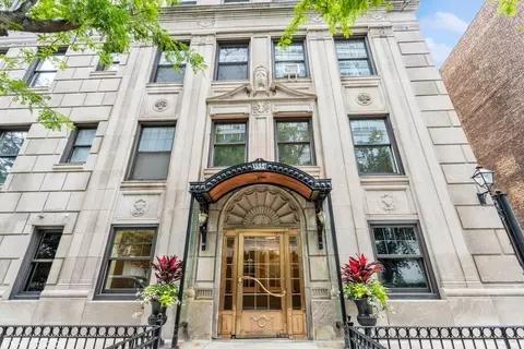 3534 N Lake Shore Dr #6D, Chicago, IL 60657