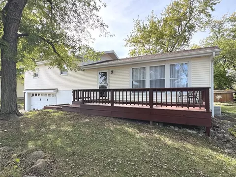 3288 S Hieland Rd, Saint Anne, IL 60964