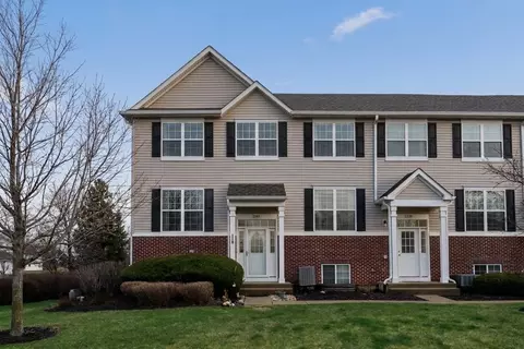 2261 Beresford Dr, Yorkville, IL 60560