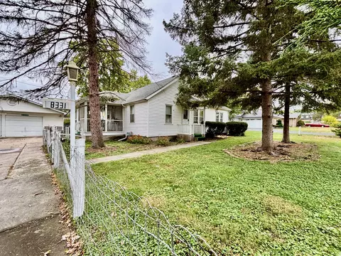 8331 W 102nd Pl, Palos Hills, IL 60465