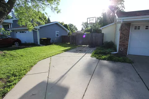104 S Parkside Rd, Normal, IL 61761 photo 4