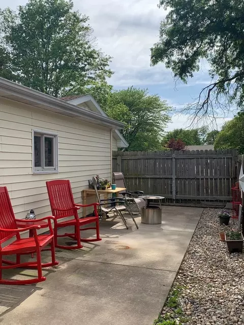 104 S Parkside Rd, Normal, IL 61761 photo 6