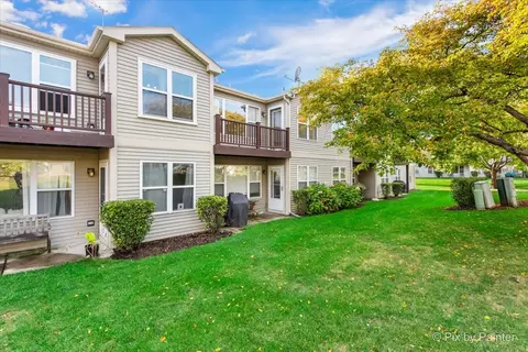 Exterior - 1023 Berkshire Ct #C, Elgin, IL 60120 photo 6 of 8
