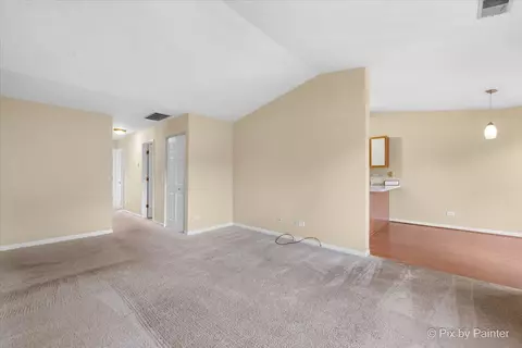 Entry Way - 1023 Berkshire Ct #C, Elgin, IL 60120 photo 1 of 2