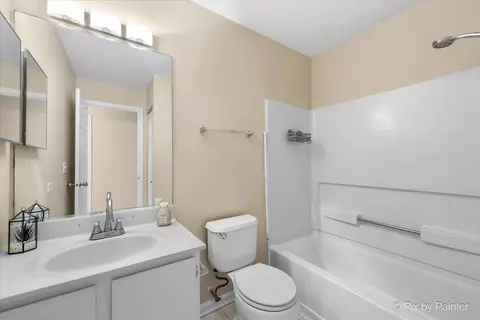 Bath - 1023 Berkshire Ct #C, Elgin, IL 60120 photo 2 of 2