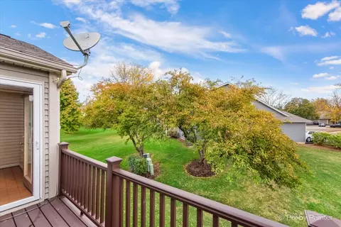 Exterior - 1023 Berkshire Ct #C, Elgin, IL 60120 photo 2 of 8