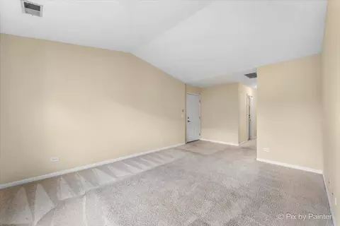 Living - 1023 Berkshire Ct #C, Elgin, IL 60120 photo 1 of 2