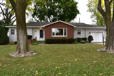 1500 Manhattan Dr, Streator, IL 61364