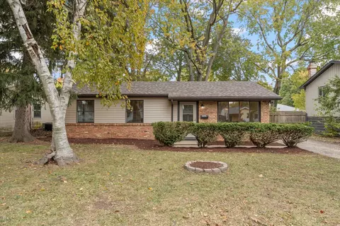2106 E Rainbow Vw, Urbana, IL 61802