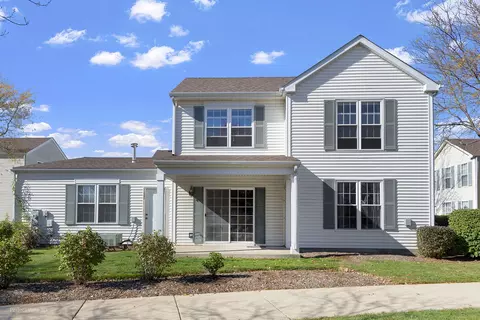 1093 Symphony Dr #1093, Aurora, IL 60504