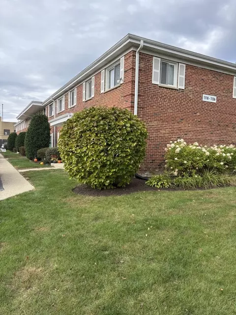 1120 N Boxwood Dr #B, Mount Prospect, IL 60056
