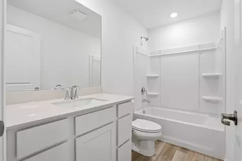 Bath - 342 Danforth Dr, Oswego, IL 60543 photo 2 of 3