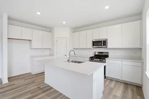 Kitchen - 342 Danforth Dr, Oswego, IL 60543 photo 2 of 3