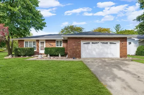 1007 Oakcrest Dr, Rantoul, IL 61866
