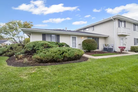 1336 Wakeby Ln #1336, Schaumburg, IL 60193