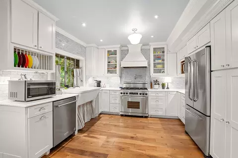 Kitchen - 701 E 7th St, Lockport, IL 60441 photo 1 of 4