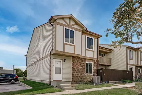 6 Fernwood Dr #G, Bolingbrook, IL 60440