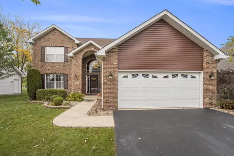 257 Pine St, Beecher, IL 60401