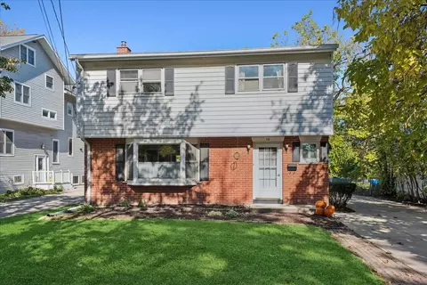 58 E Division St, Villa Park, IL 60181