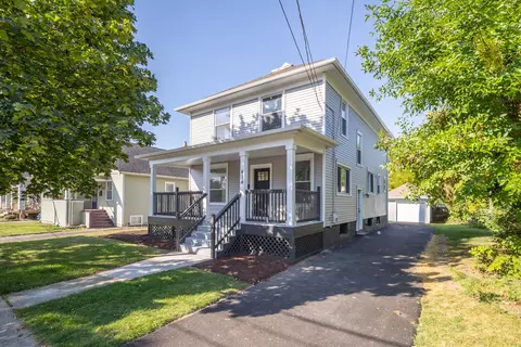 414 Billings St, Elgin, IL 60123