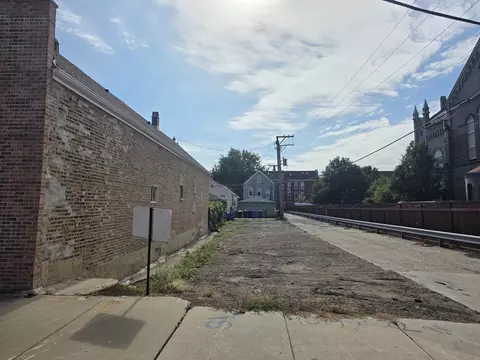 1019 W 32nd St, Chicago, IL 60608