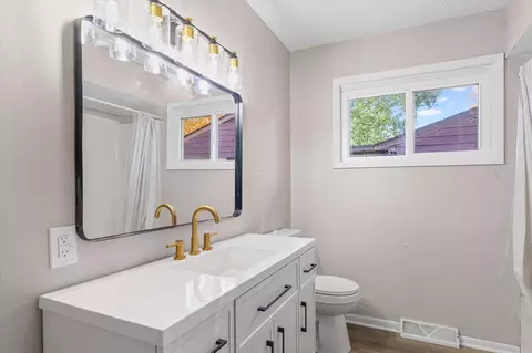 Bath - 731 Dale St, Normal, IL 61761 photo 2 of 3