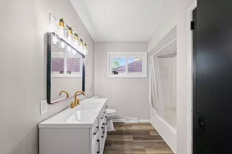 Bath - 731 Dale St, Normal, IL 61761 photo 1 of 3