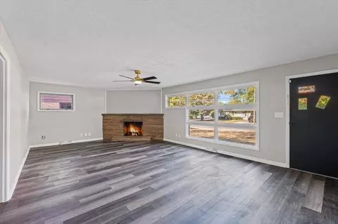 Living - 731 Dale St, Normal, IL 61761 photo 2 of 4