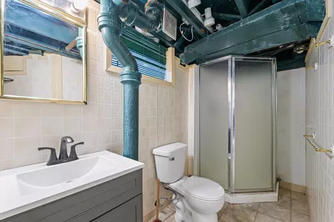 Bath - 731 Dale St, Normal, IL 61761 photo 3 of 3