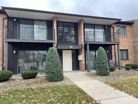 22453 Pleasant Dr #13, Richton Park, IL 60471