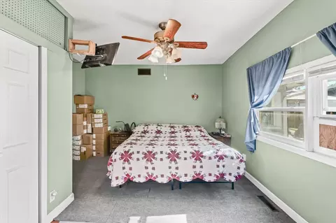 Bedroom - 133 W William St, Bement, IL 61813 photo 4 of 4