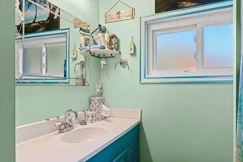 Bath - 133 W William St, Bement, IL 61813 photo 2 of 3