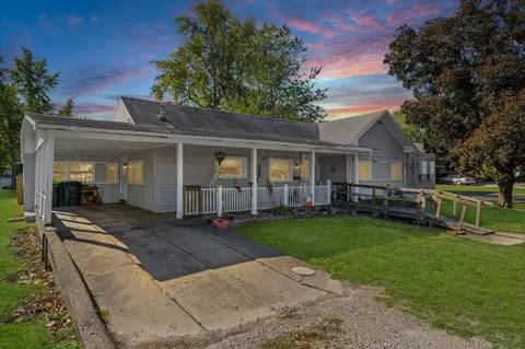 Exterior - 133 W William St, Bement, IL 61813 photo 2 of 7