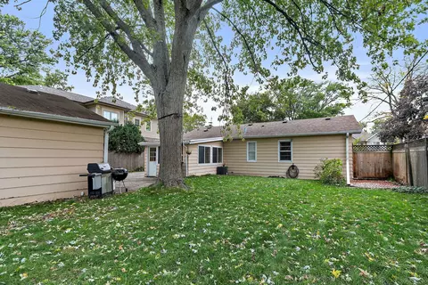 Exterior - 1027 Central Ave, Deerfield, IL 60015 photo 4 of 8