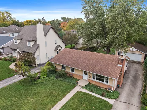 View/Area - 1027 Central Ave, Deerfield, IL 60015 photo 2 of 14