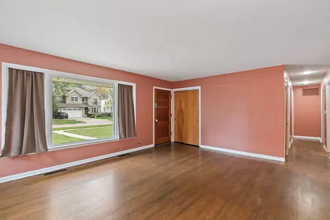 Living - 1027 Central Ave, Deerfield, IL 60015 photo 2 of 3