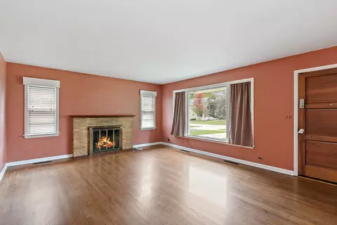 Living - 1027 Central Ave, Deerfield, IL 60015 photo 1 of 3